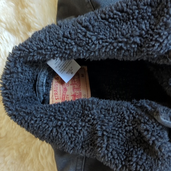 Levi's Sherpa Trucker Jacket - Picture 16 of 16